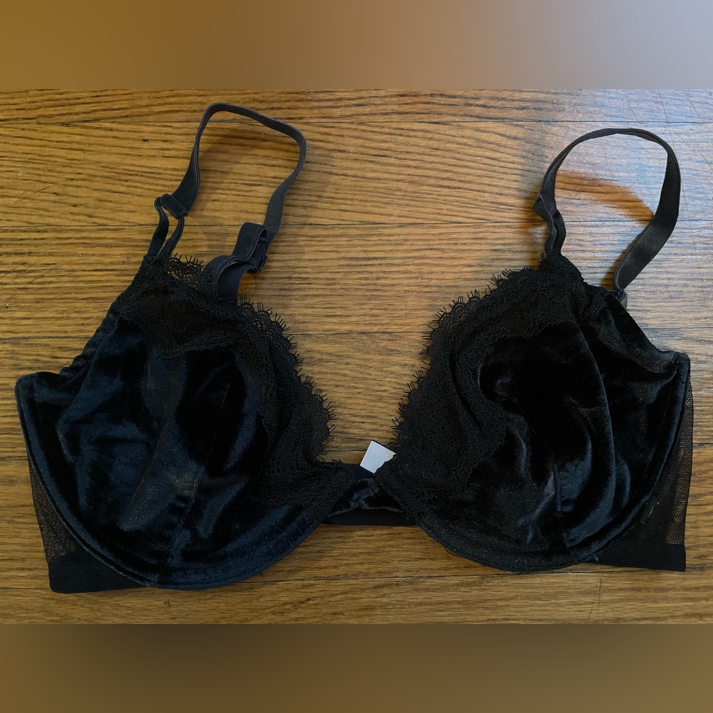 Victoria's Secret Black Lace Trim Velvet Demi Bra